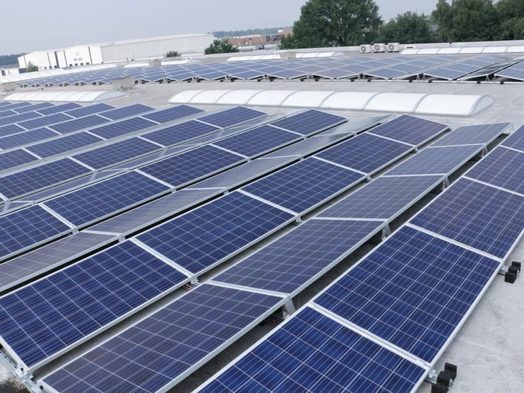 Elpress ha optado por una sostenibilidad completa con sus nuevos paneles solares